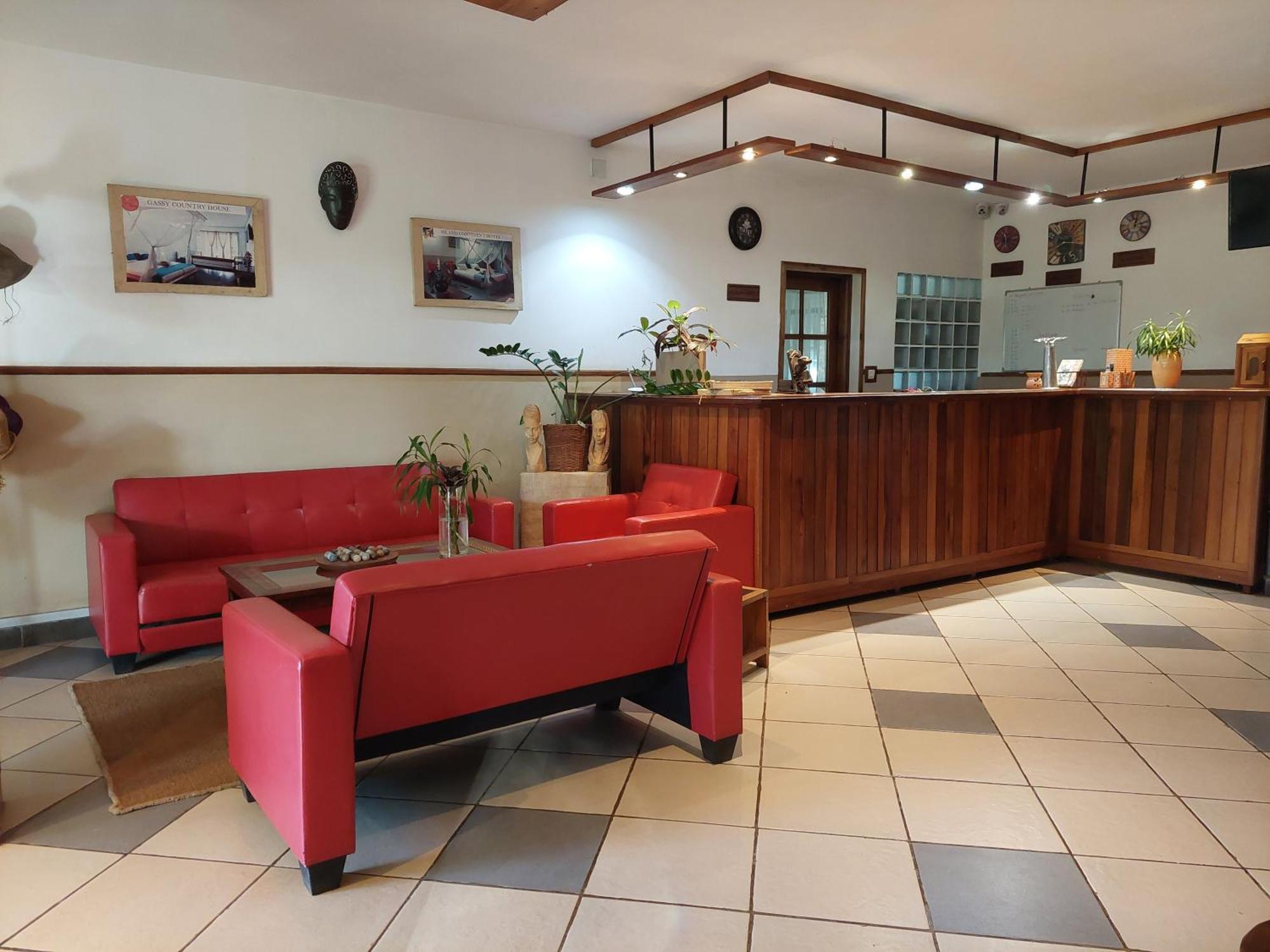 Island Continent Hotel Ivato Airport Exterior foto